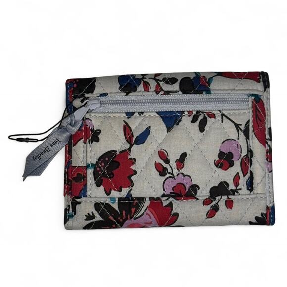 Vera Bradley quilted floral print wallet - Picture 2 of 8